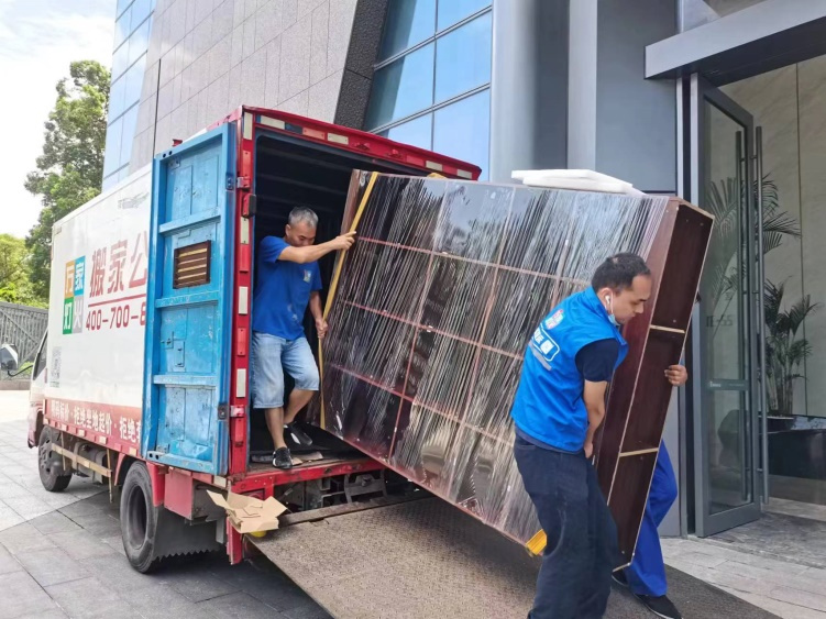 尊龙不负所托-顺利完成华创达前海创客创新基地搬迁！